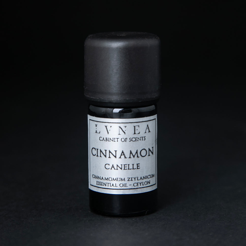 
                      
                        5ml black glass bottle with silver label of LVNEA's cinnamon essential oil
                      
                    